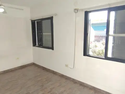 Eugenio De Burzaco 600, Piso 1