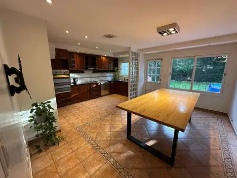 Casa en Alquiler en Quilmes, $ 2.300.000