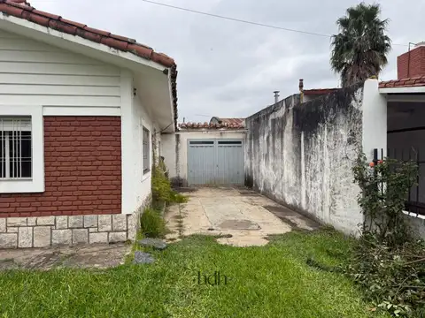 Casa en Venta con 3 cocheras