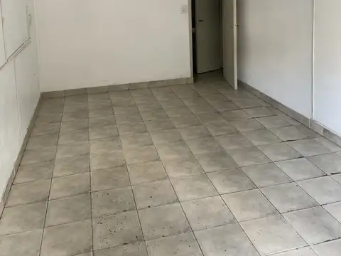 Local en Venta Via Púb.