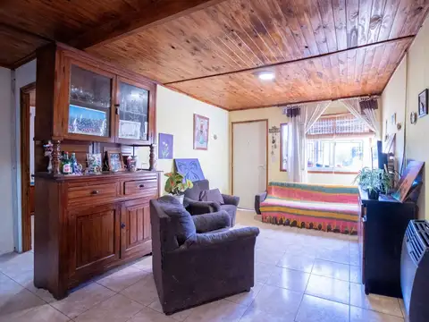 Casa 3 ambientes con 1 baño