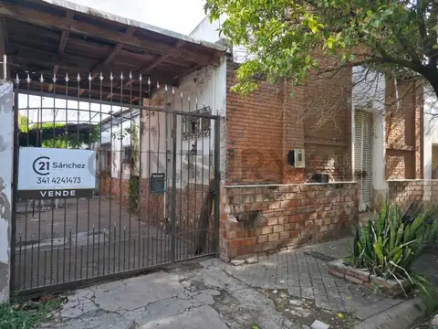 RETASADA   CASA A RECICLAR - VENTA   OPORTUNIDAD - CAÑADA DE GÓMEZ