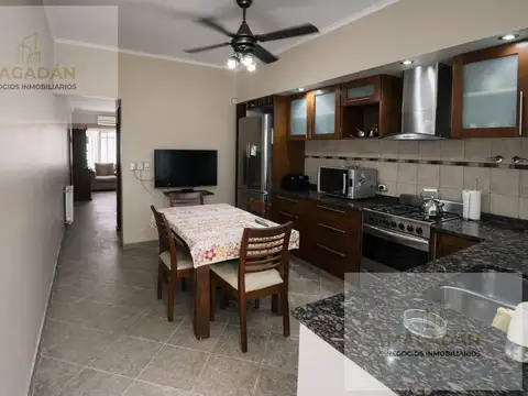 Venta- Triplex de 3 ambientes con cochera en Haedo - acepta permuta- apto credito