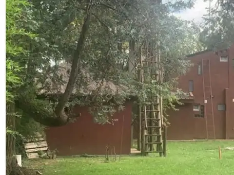 VENTA DE CASA PISCINA  EZEIZA MELAZZI PERMUTA