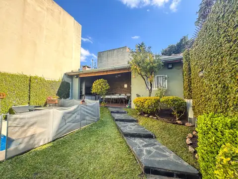 Venta casa 7 ambientes jardin piscina quincho parr garage