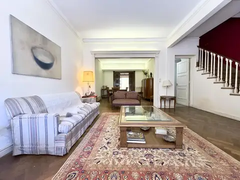 Casa en Venta con 3 cocheras