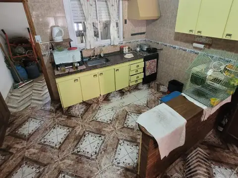 Cómoda casa con departamento de 3 ambientes