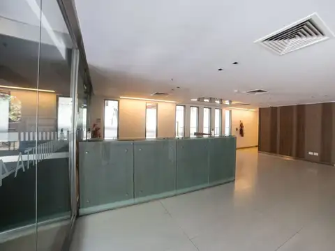 Oficina en Venta con 17 cocheras