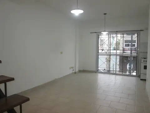 Depto Tipo Casa en Alquiler de 1 dormitorio