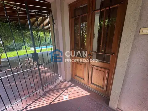 Casa 5 ambientes con 3 baños