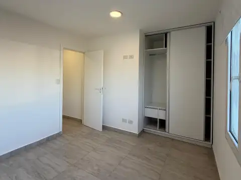 Casa en Alquiler con 1 cochera