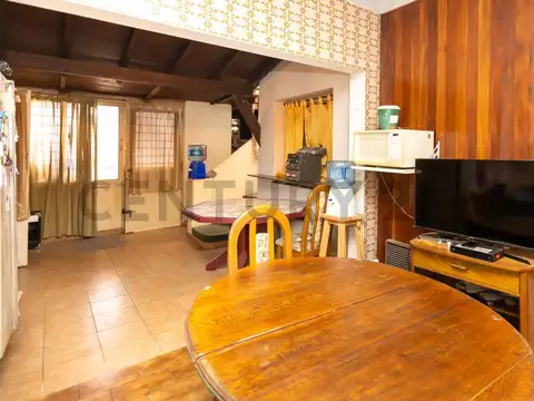 Casa 4 ambientes con 2 baños