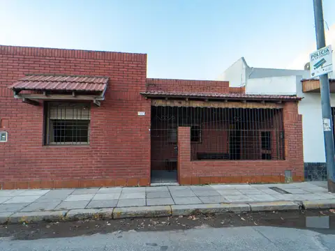 VENTA CASA MULTIFAMILIAR 6 AMBIENTES OPORTUNIDAD EN VILLA LURO