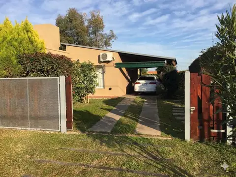 Casa venta en Punta Chacra 1 dormitorio piscina patio parquizado cochera