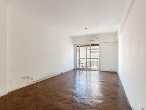 Luminoso I piso alto I frente I buena distribucion