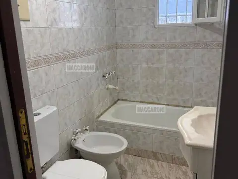 Depto Tipo Casa 2 ambientes con 1 baño