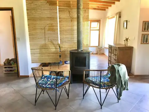 Casa 2 ambientes con 1 baño