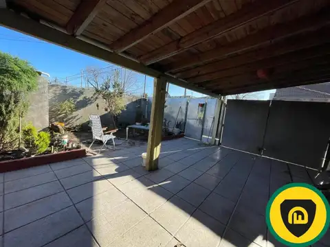 Casa 4 ambientes con 1 baño