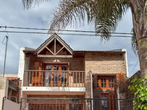 Casa en venta - 3 Dormitorios 1 Baño - Chacabuco