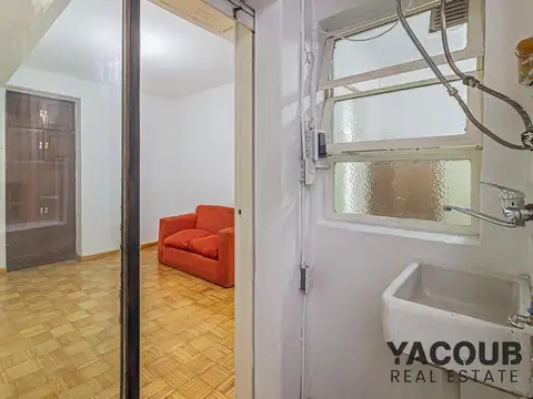 Carlos Calvo e/ Chacabuco y Perú