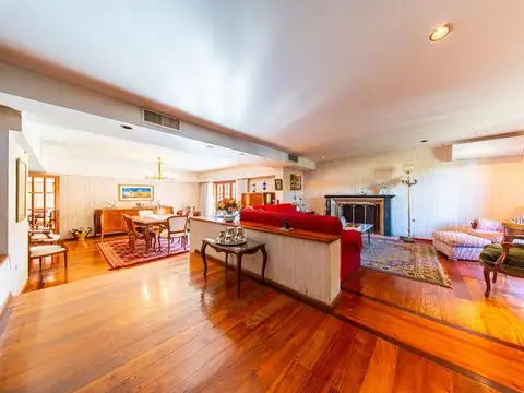 Casa 7 ambientes con 4 baños