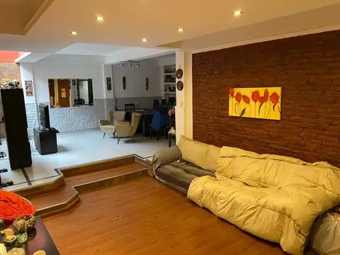 Depto Tipo Casa en Venta de 3 dormitorios