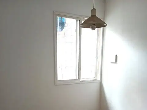 CASA + GRAN DEPÓSITO SOBRE CALLE SARMIENTO MAIPÚ