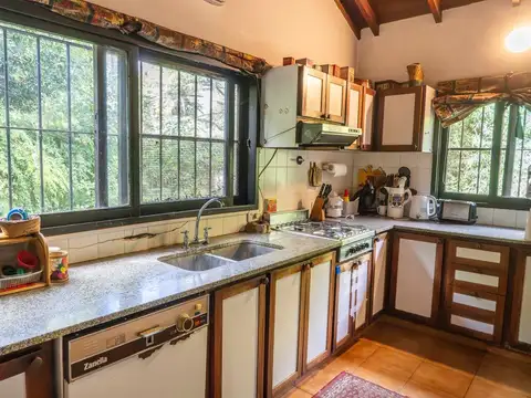 Venta CASA excelente ubicación 3/4 Dorm gran Lote