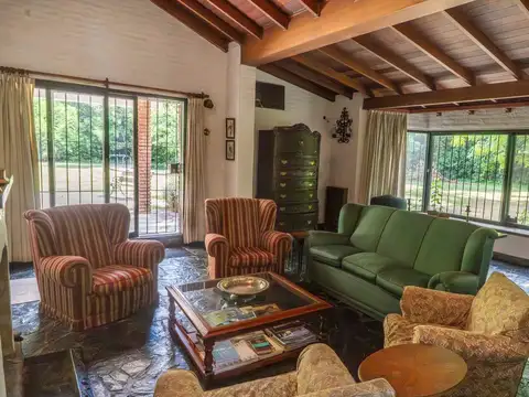Venta CASA excelente ubicación 3/4 Dorm gran Lote