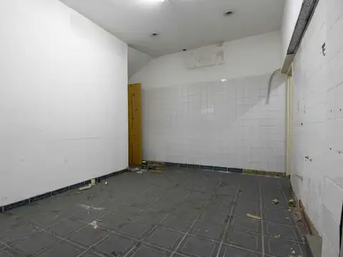 VENTA LOCAL BOEDO 99 M2 SIN EXPENSAS GRAN FRENTE