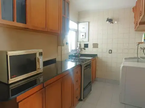 Amplio 3AMB con cocina separada + cochera FLORES