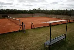 Actividades deportivas futbol, voley, tenis en Chacras de la Cruz en G.B.A. Zona Norte