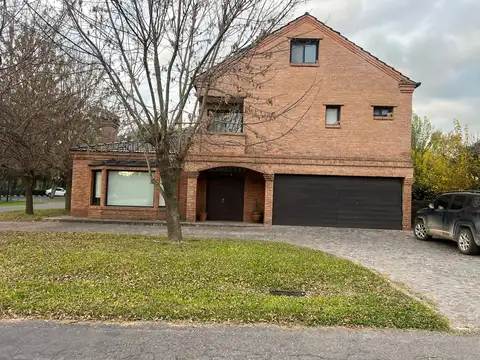 Casa  en Venta en La Delfina, Pilar, G.B.A. Zona Norte