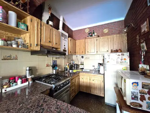 Casa en Venta con 3 cocheras