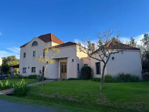 Casa en Alquiler en Laguna del Sol