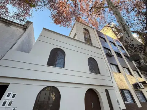 Casa 8 ambientes con 3 baños