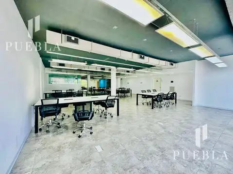 Oficina corporativa amoblada en Parque Patricios | 310 m², 56 puestos y 3 cocheras
