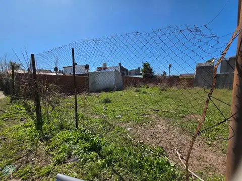 Luisa Galli s/n y Tabaré