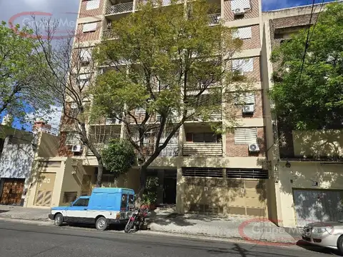 Tres Ambientes al Frente con balcon