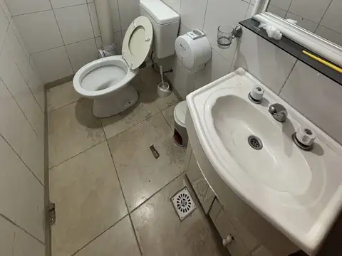 Local en Alquiler en Rafael Calzada, $ 700.000