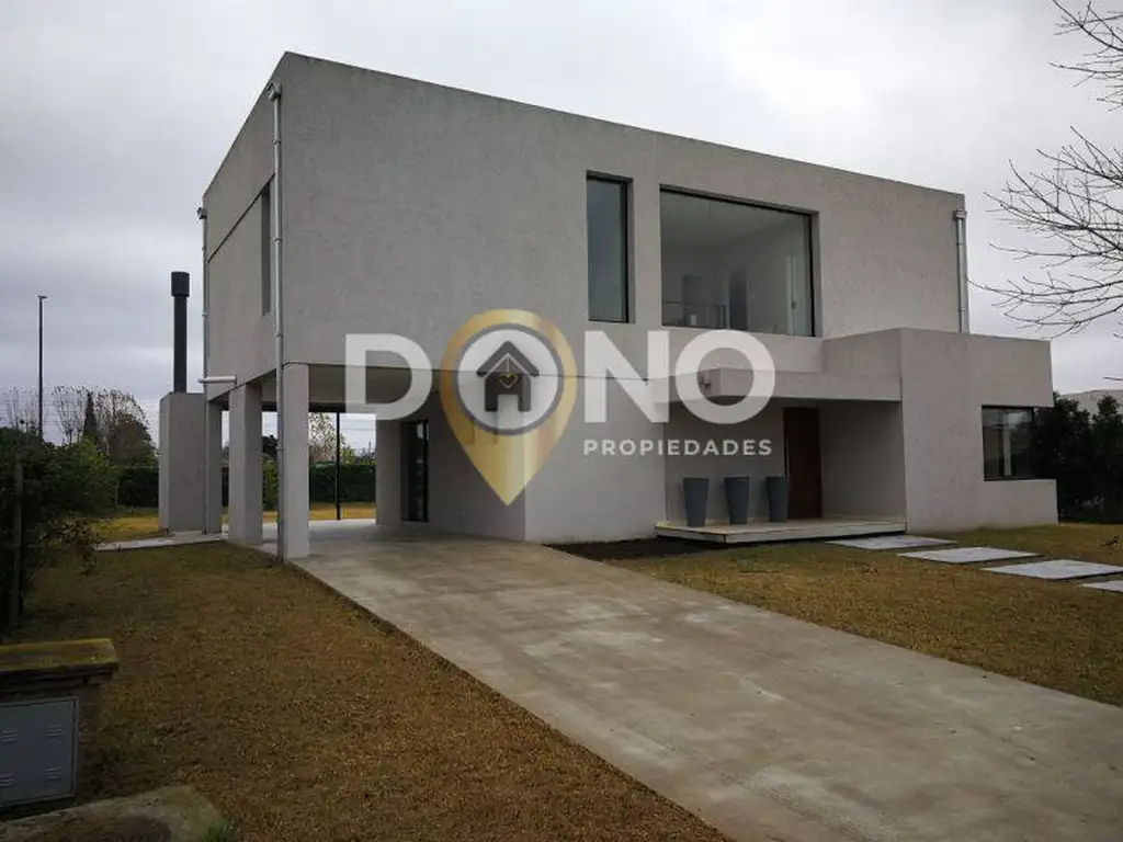 Casa en Venta - 3 dormitorios - USD 360.000