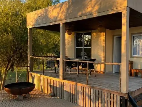 Casa 2 ambientes con 4 baños