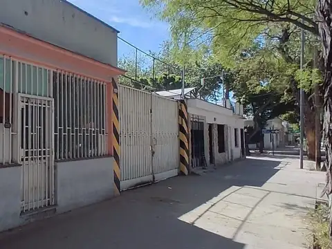 VENTA GALPON CON LOCAL COMERCIAL CDAD MZA