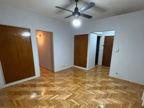 Osvaldo E Benedetti 100, Piso 1