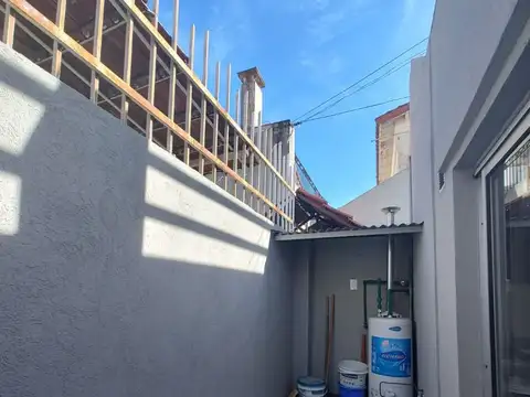 Depto Tipo Casa en Venta en Ramos Mejía, USD 72.000