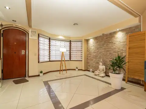 Casa en Venta con 4 cocheras