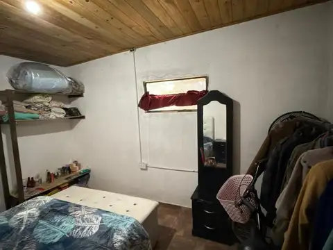 Casa 8 ambientes con 2 baños