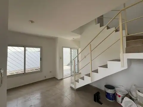 VENTA CASA NVO. POETA LUGONES ENTREGA Y CUITAS