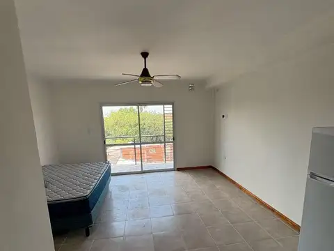 EN VENTA  MONOAMBIENTE SOBRE CALLE LAPRIDA!
