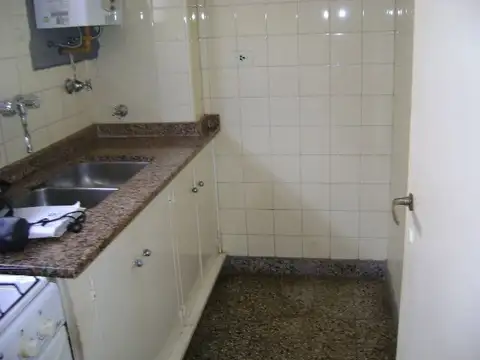 ALQ. 2 AMB. EN BARRIO NORTE|